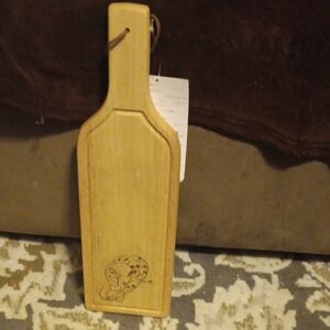Frozen Wooden Paddle Cutting Board with Handle